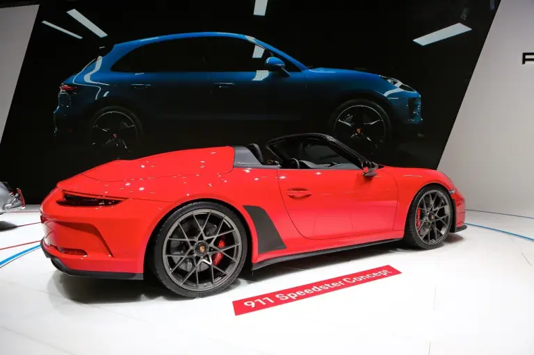 Porsche 911 Speedster Concept - Salone di Parigi 2018 - 5