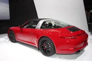 Porsche 911 Targa 4 GTS - Salone di Detroit 2017 - 2