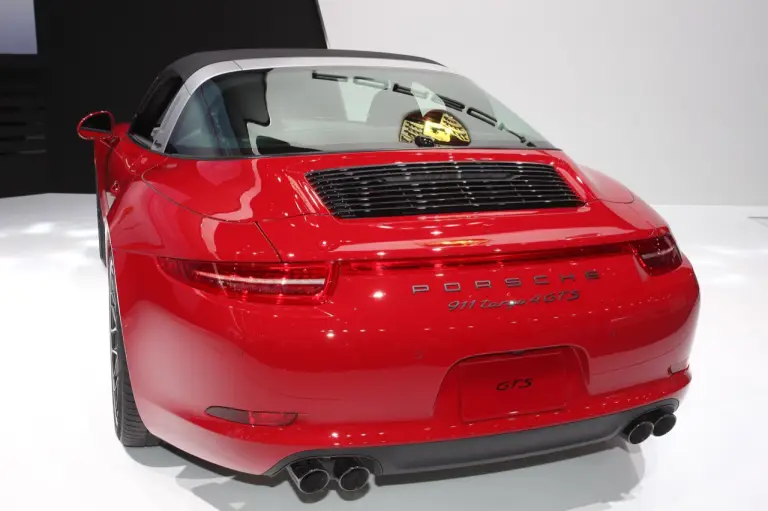 Porsche 911 Targa 4 GTS - Salone di Detroit 2017 - 3