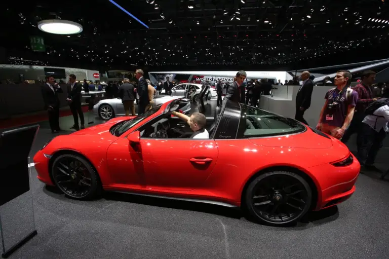 Porsche 911 Targa 4 GTS - Salone di Ginevra 2017 - 2