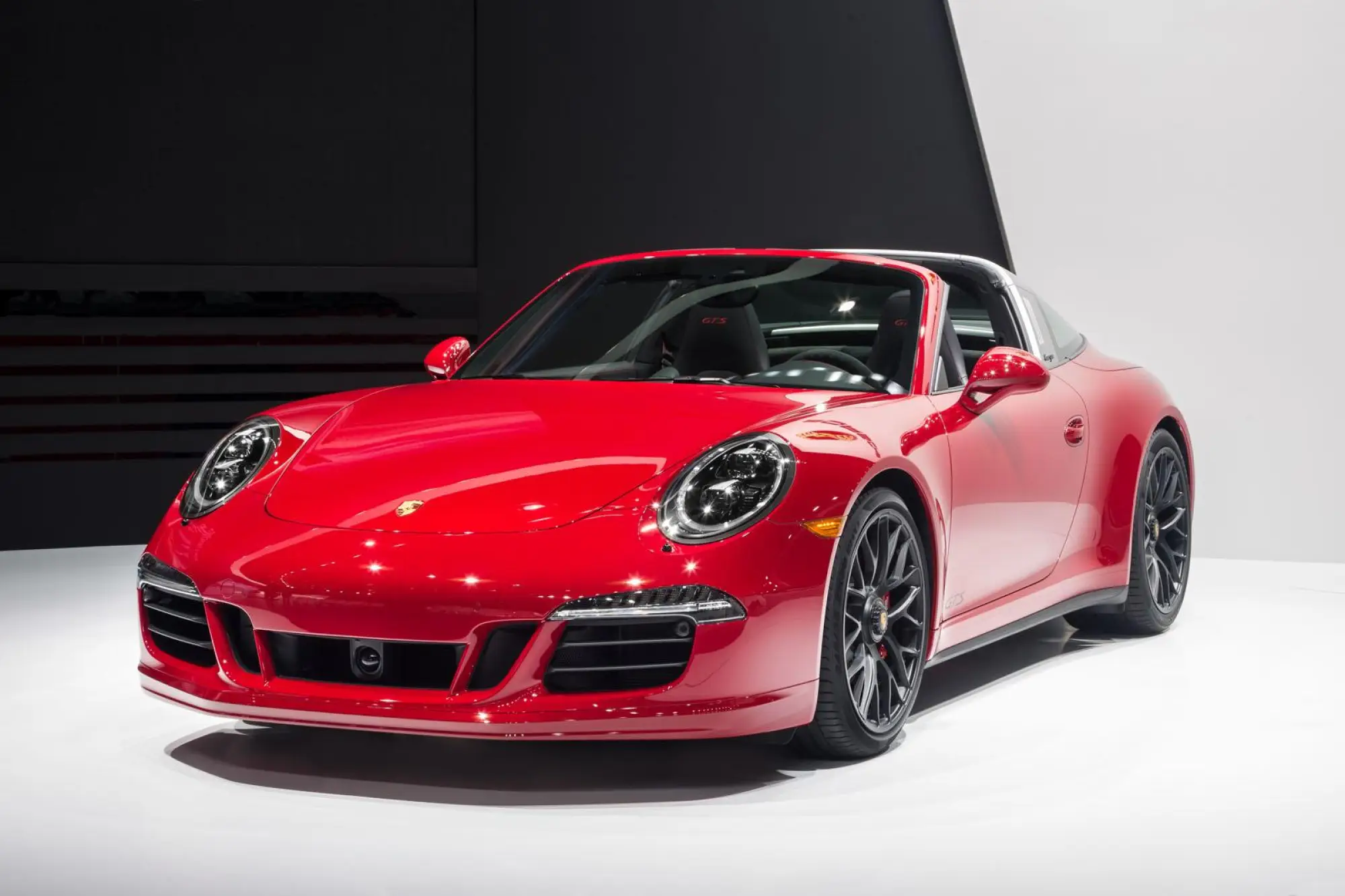 Porsche 911 Targa 4 GTS - 1