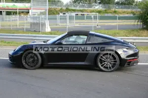 Porsche 911 Targa GTS - Foto spia 18-8-2020 - 5