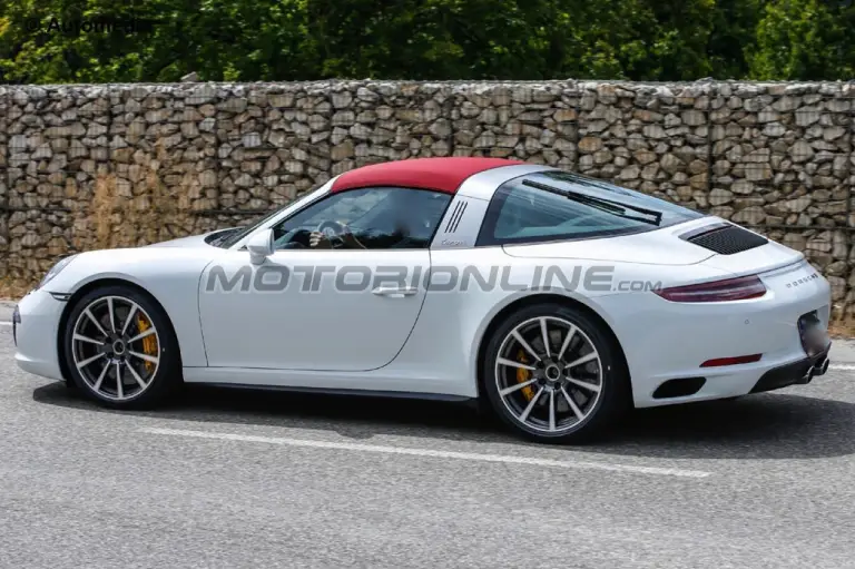 Porsche 911 Targa MY 2015 - Foto spia 04-08-2015 - 5