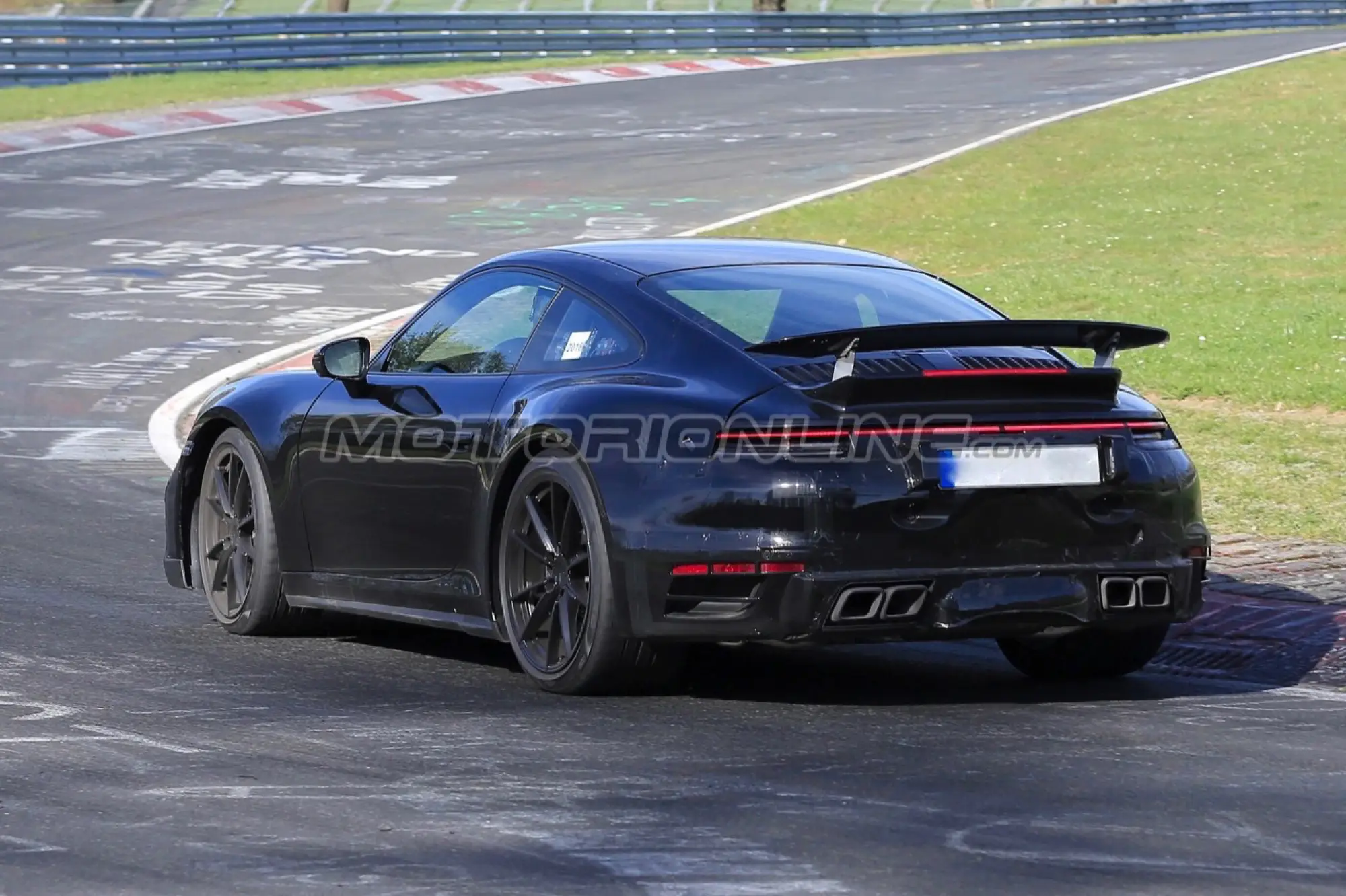 Porsche 911 Turbo 2019 - Foto spia 18-04-2018 - 11