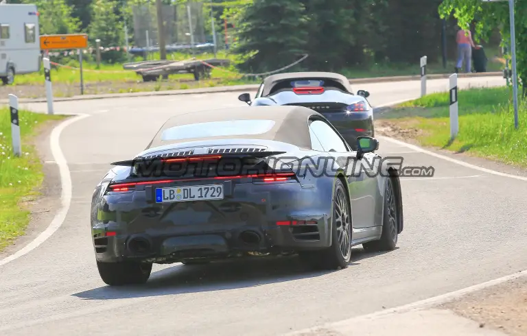 Porsche 911 Turbo Cabrio 2020 - Foto spia 15-05-2018 - 8