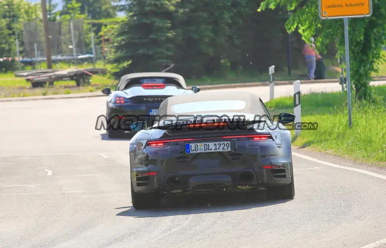 Porsche 911 Turbo Cabrio 2020 - Foto spia 15-05-2018 - 9