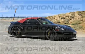 Porsche 911 Turbo Cabriolet 2020 - foto spia  - 9