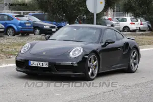 Porsche 911 Turbo Facelift 2015 - Foto spia 14-12-2013