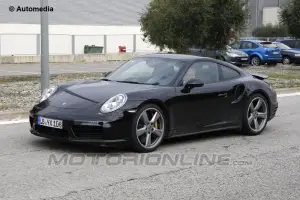 Porsche 911 Turbo Facelift 2015 - Foto spia 14-12-2013