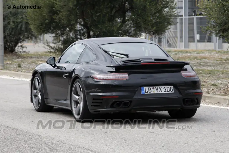 Porsche 911 Turbo Facelift 2015 - Foto spia 14-12-2013 - 6