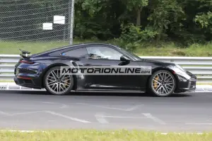 Porsche 911 Turbo Hybrid - Foto spia 26-7-2021