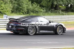 Porsche 911 Turbo Hybrid - Foto spia 26-7-2021