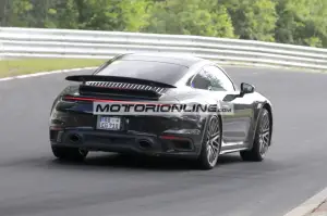 Porsche 911 Turbo Hybrid - Foto spia 26-7-2021