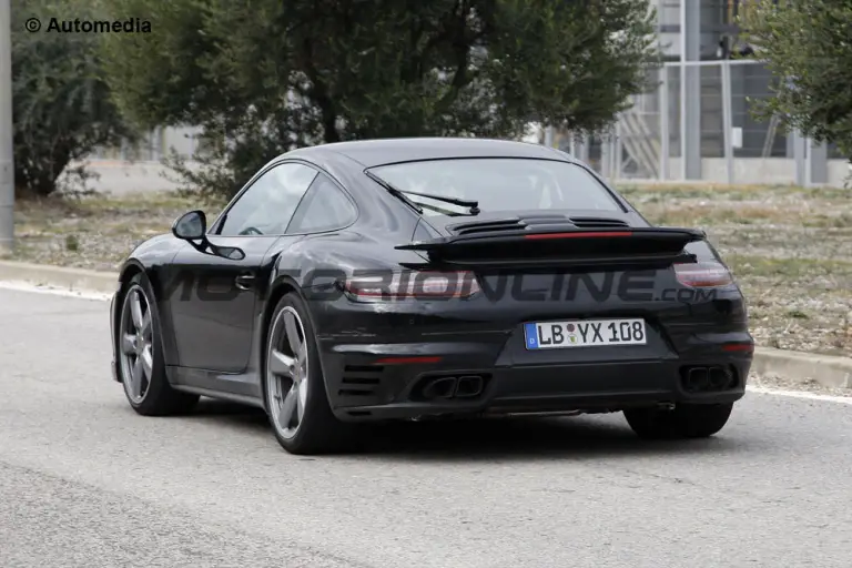 Porsche 911 Turbo MY 2016 - Foto spia 11-08-2015 - 5
