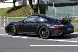 Porsche 911 Turbo MY 2016 - foto spia 19-08-2015