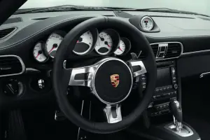 Porsche 911 Turbo S 2011 - 10