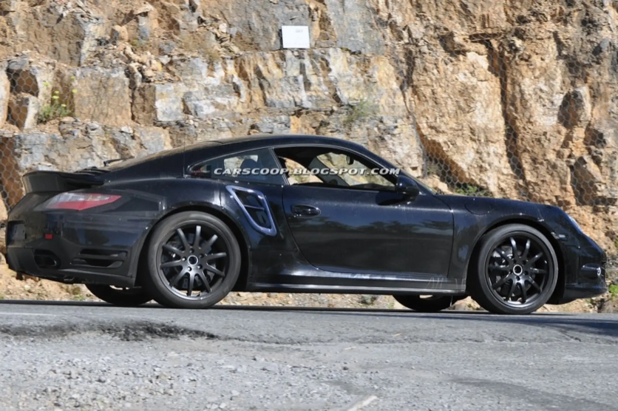 Porsche 911 Turbo S 2012 - Spy shots 22-07-2011 - 4