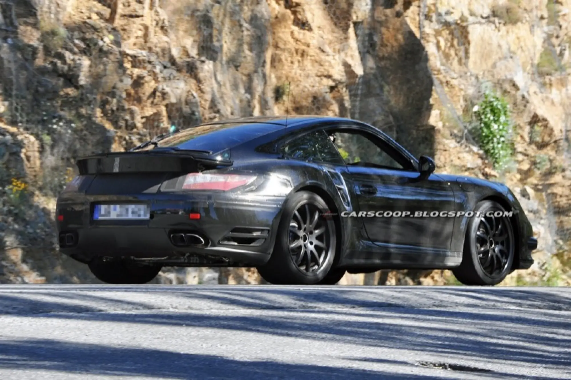 Porsche 911 Turbo S 2012 - Spy shots 22-07-2011 - 5