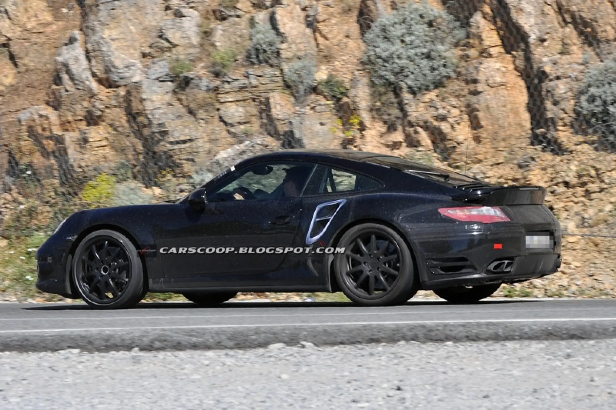 Porsche 911 Turbo S 2012 - Spy shots 22-07-2011 - 9