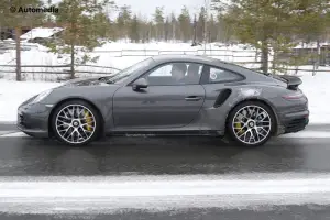 Porsche 911 Turbo S 2016 - Foto spia 12-03-2015 - 4