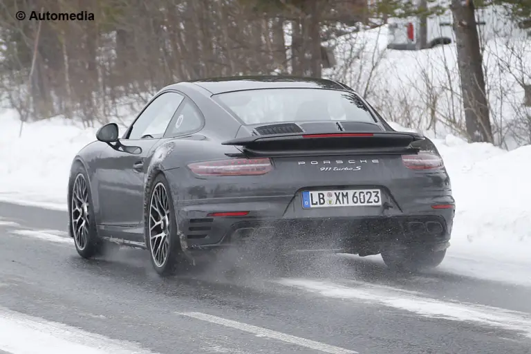 Porsche 911 Turbo S 2016 - Foto spia 12-03-2015 - 7