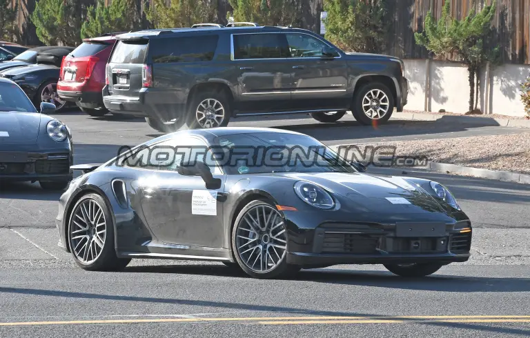 Porsche 911 Turbo S 2020 - Foto spia 27-09-2019 - 5