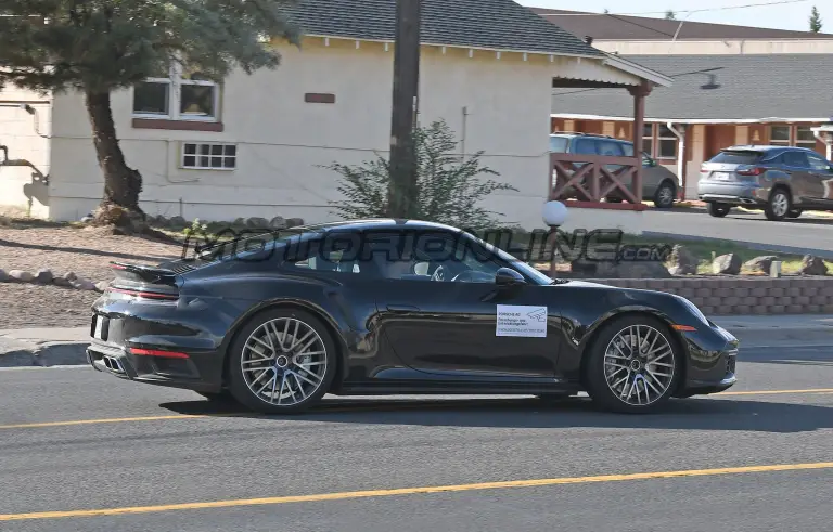 Porsche 911 Turbo S 2020 - Foto spia 27-09-2019 - 7