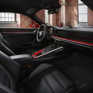 Porsche 911 Turbo S 2020 - Guards Red