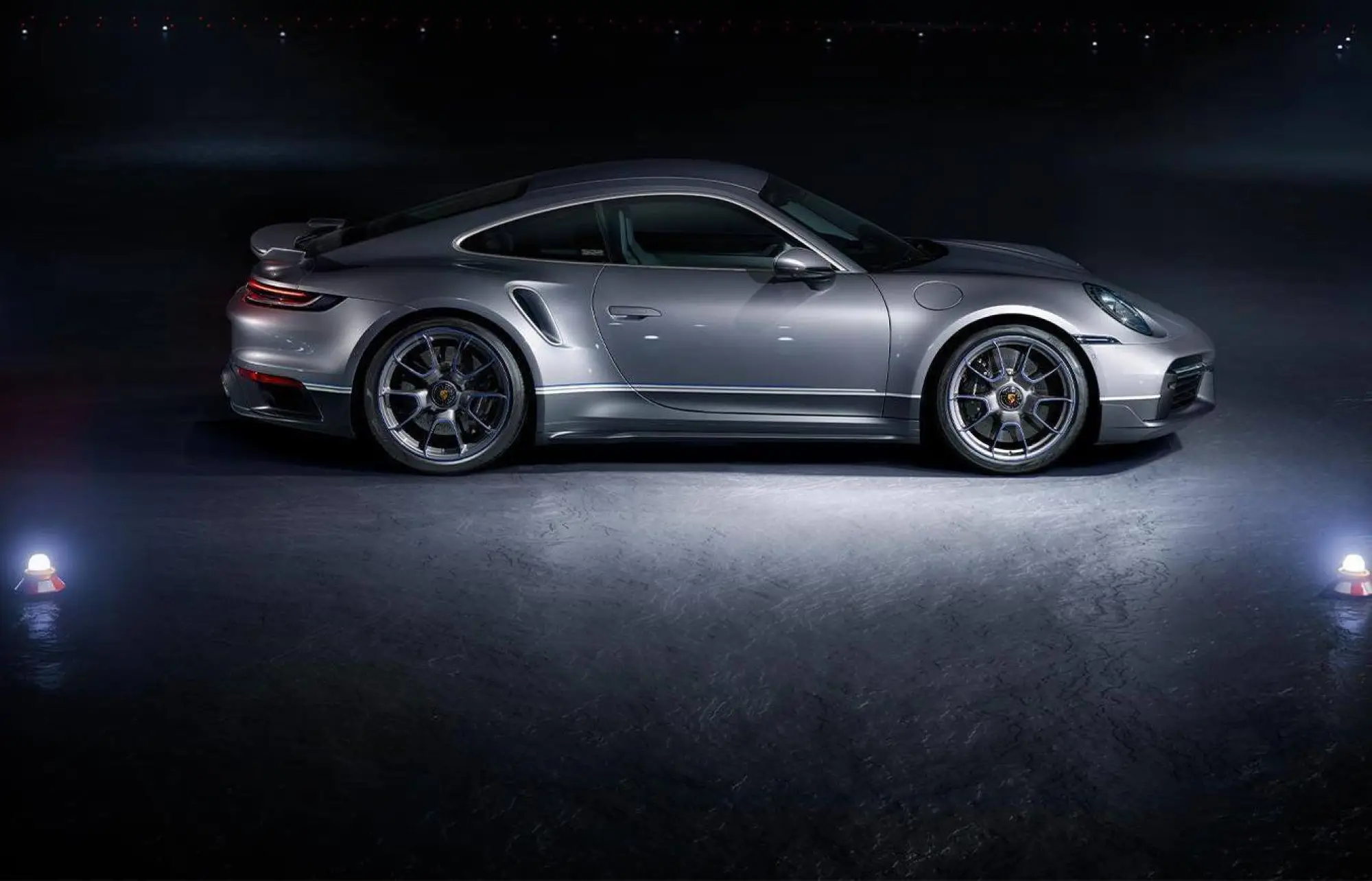 Porsche 911 Turbo S Duet - Embraer - 1
