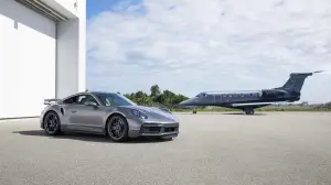 Porsche 911 Turbo S Duet - Embraer