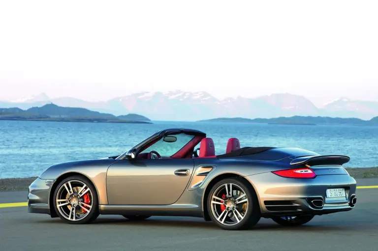 Porsche 911 Turbo - 3