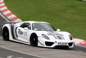 Porsche 918 Spyder con livrea Martini - 2