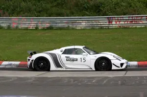 Porsche 918 Spyder con livrea Martini - 4