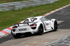 Porsche 918 Spyder con livrea Martini - 6