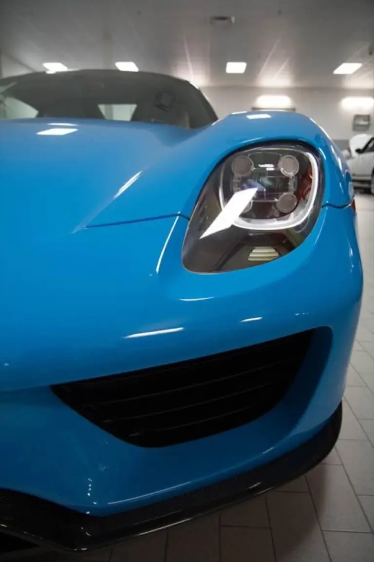 Porsche 918 Spyder in Riviera Blue con Weissach Package - 4