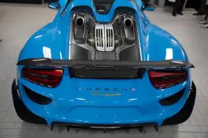 Porsche 918 Spyder in Riviera Blue con Weissach Package - 5