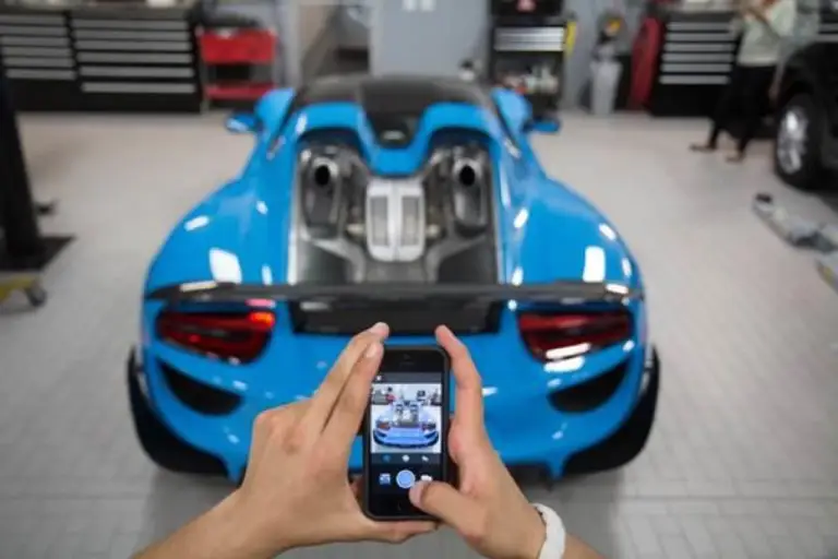 Porsche 918 Spyder in Riviera Blue con Weissach Package - 6