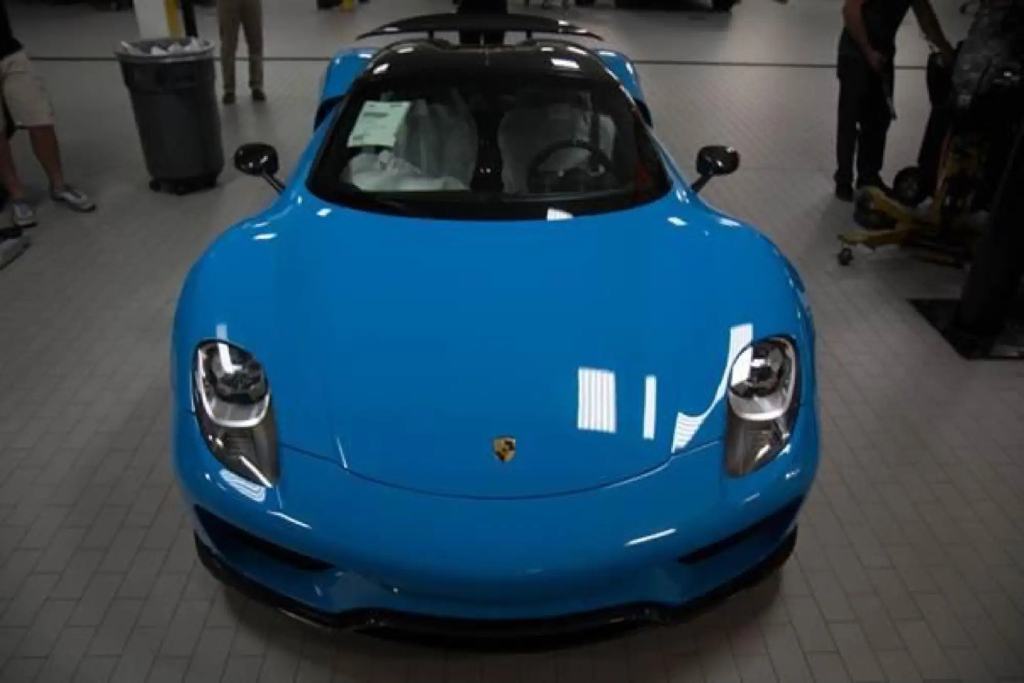 Porsche 918 Spyder in Riviera Blue con Weissach Package - 7