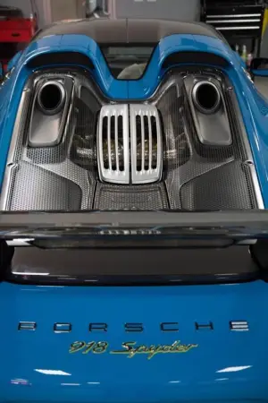 Porsche 918 Spyder in Riviera Blue con Weissach Package - 10