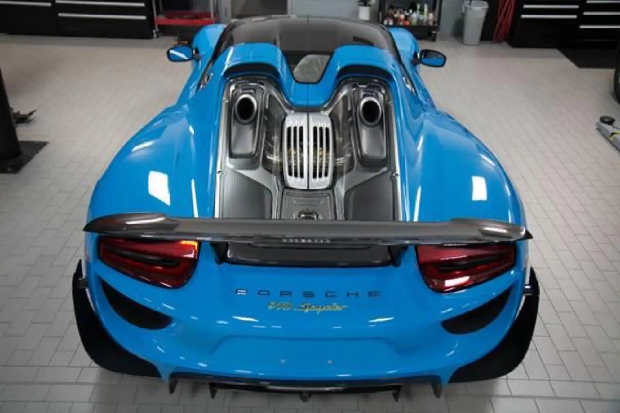 Porsche 918 Spyder in Riviera Blue con Weissach Package - 15