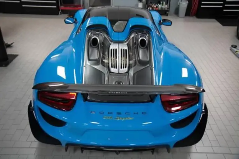Porsche 918 Spyder in Riviera Blue con Weissach Package - 15