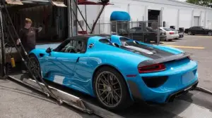 Porsche 918 Spyder in Riviera Blue con Weissach Package - 17