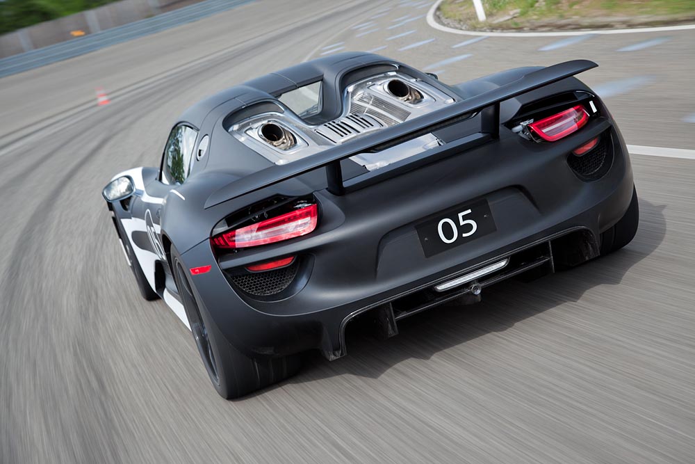 Porsche 918 Spyder prime foto su strada