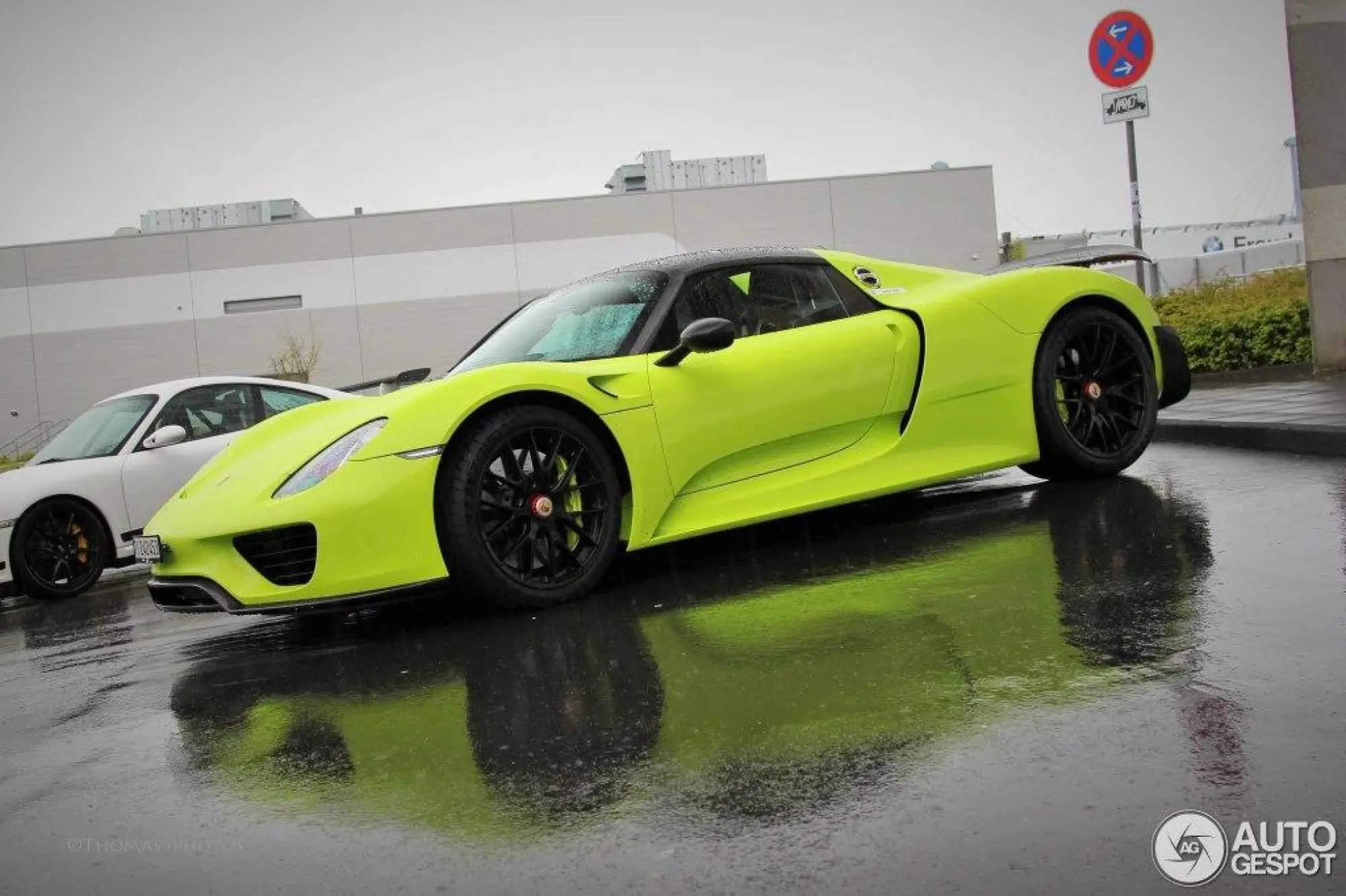 Porsche 918 Spyder verde lime - 1