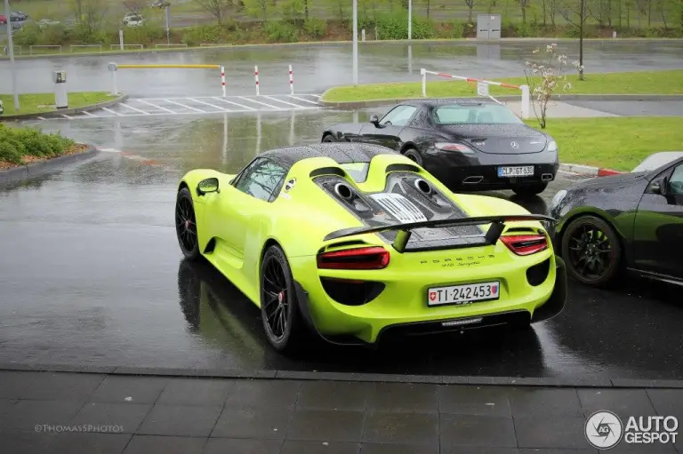 Porsche 918 Spyder verde lime - 2