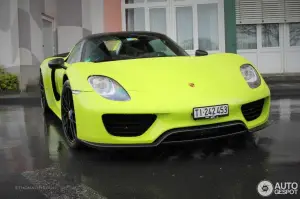 Porsche 918 Spyder verde lime - 3