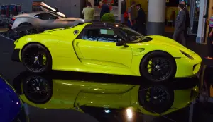 Porsche 918 Spyder Weissach Acid Green