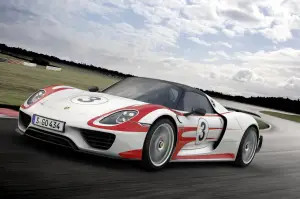 Porsche 918 Spyder Weissach Package