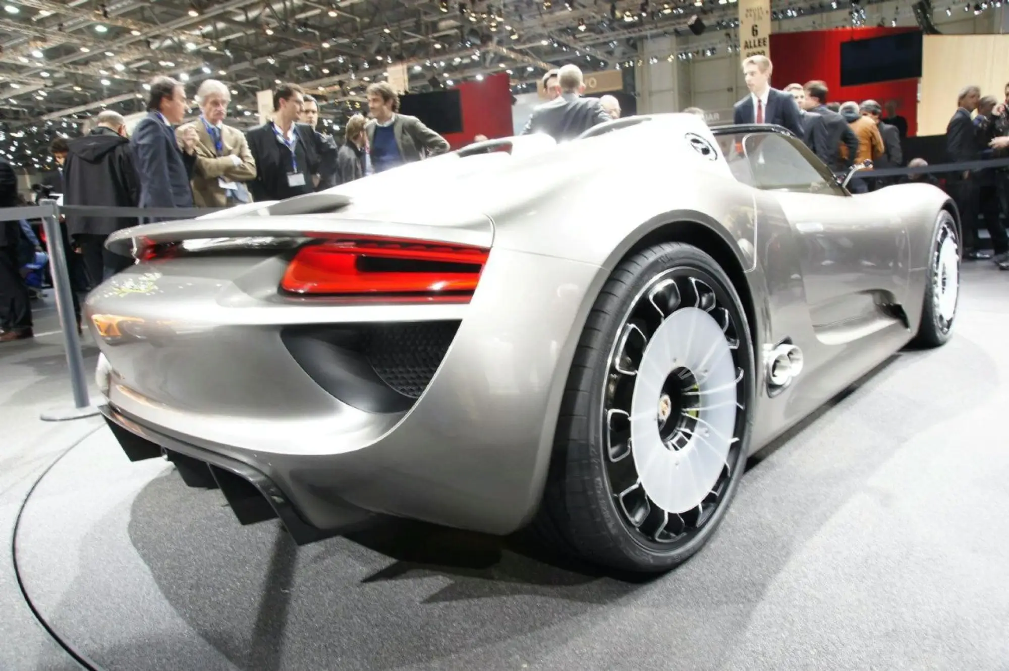 Porsche 918 Spyder - 2