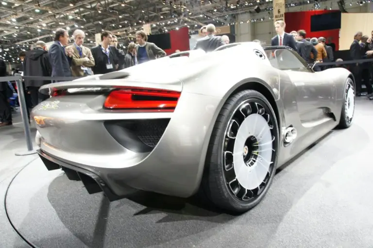 Porsche 918 Spyder - 2